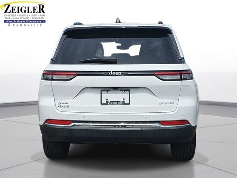 Certified 2023 Jeep Grand Cherokee Limited AWD/4WD image 6