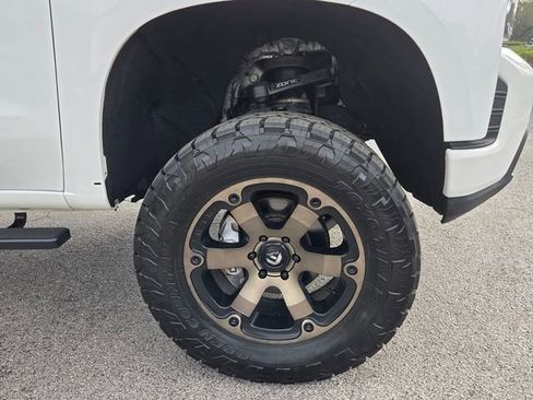 Used 2020 Chevrolet Silverado 1500 Custom w/ Custom Max Trailering Package image 11