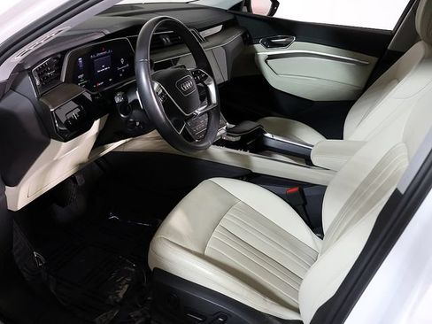 Used 2024 Audi Q8 e-tron Premium Plus w/ Premium Plus Package AWD/4WD image 12