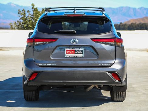 Used 2023 Toyota Highlander XLE image 6