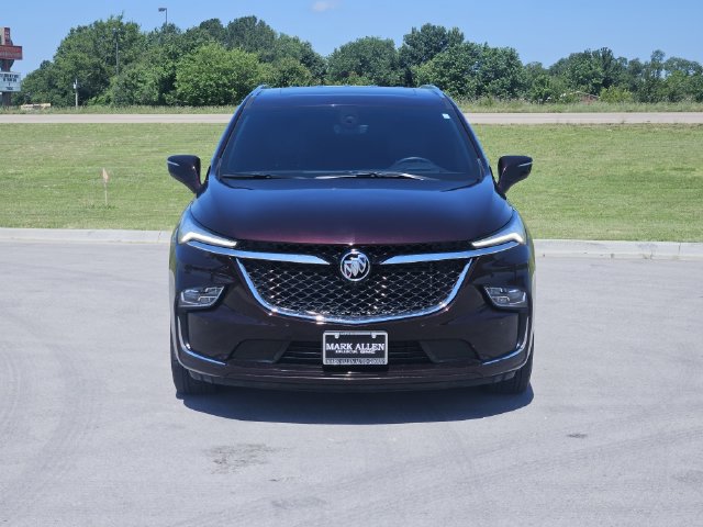 Used 2023 Buick Enclave Avenir w/ Avenir Technology Package FWD image 2