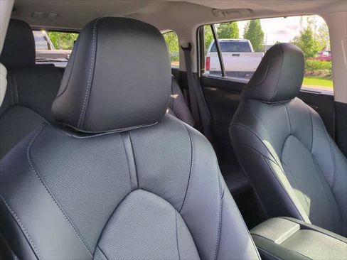 Certified 2026 Toyota Highlander Limited AWD/4WD image 7