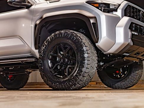 Used 2026 Toyota 4Runner TRD Off-Road Premium AWD/4WD image 16