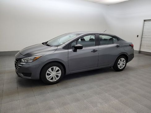 Used 2025 Nissan Versa S FWD image 2