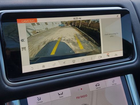 Used 2018 Land Rover Range Rover Sport SE AWD/4WD image 34