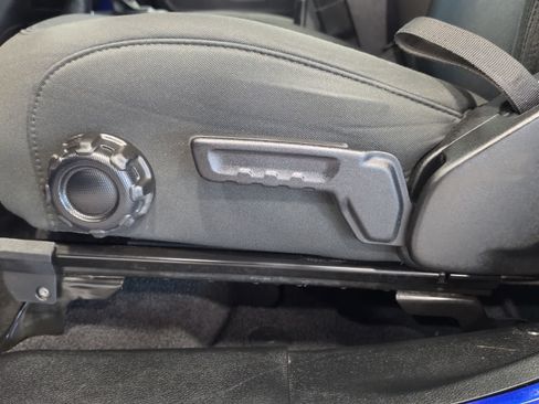 Used 2020 Jeep Wrangler Sport AWD/4WD image 15