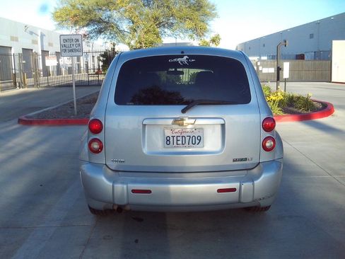 Used 2010 Chevrolet HHR LT FWD image 10