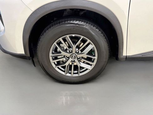 Used 2024 Nissan Rogue S AWD/4WD image 28