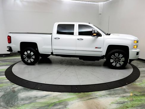 Used 2019 Chevrolet Silverado 2500 LTZ w/ Duramax Plus Package image 4
