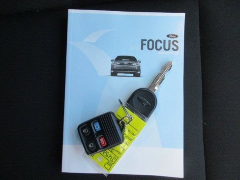 Used 2009 Ford Focus SES image 30