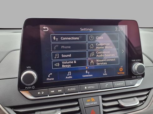 Used 2025 Nissan Altima 2.5 SV FWD image 7
