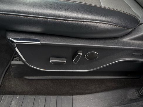 Certified 2022 Ford F150 Lightning Lariat w/ Equipment Group 511A High image 11