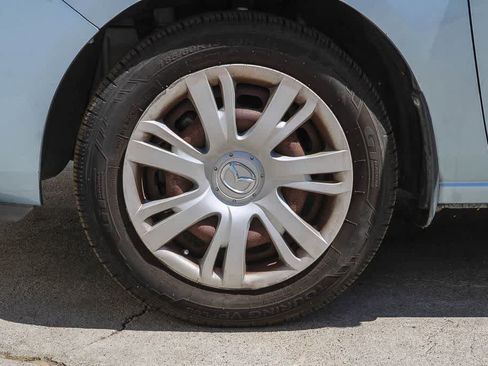 Used 2013 MAZDA MAZDA2 Sport FWD image 9