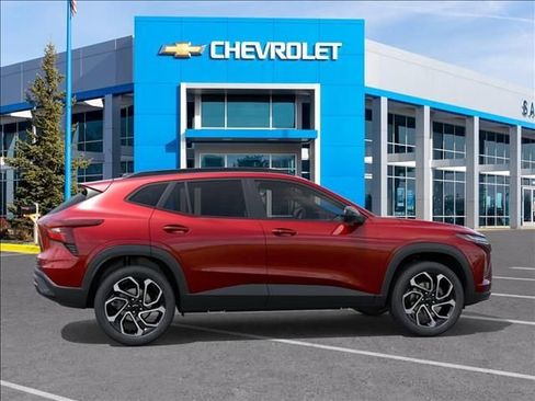 New 2026 Chevrolet Trax RS w/ Sunroof Package FWD image 5