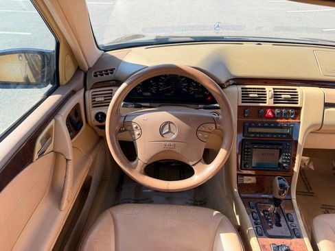 Used 2002 Mercedes-Benz E 320 4MATIC Sedan image 22