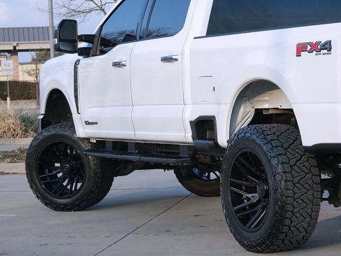 Used 2023 Ford F250 XLT w/ FX4 Off-Road Package image 23