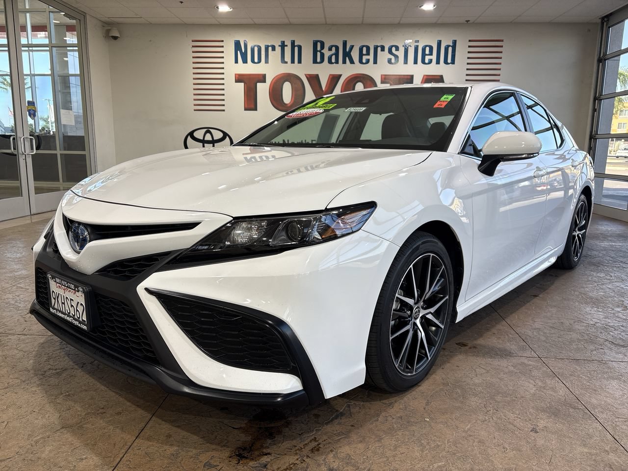 Certified 2024 Toyota Camry SE w/ Cold Weather Package FWD image 6