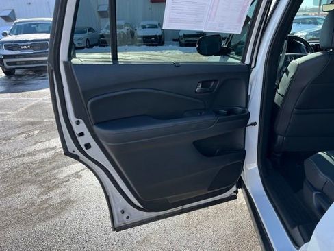 Used 2023 Honda Passport TrailSport image 37