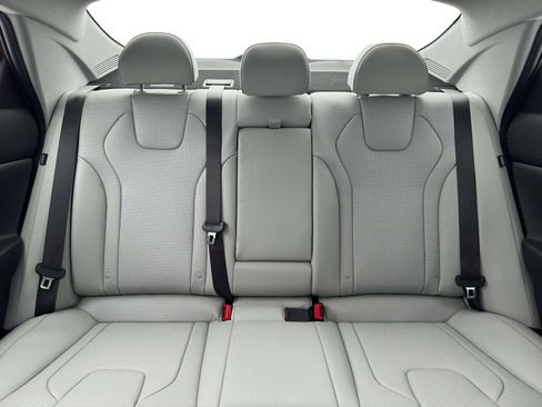New 2026 Hyundai Elantra Limited FWD image 16
