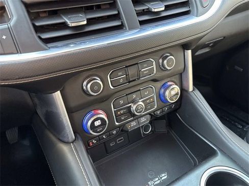 Used 2021 GMC Yukon XL SLT image 35