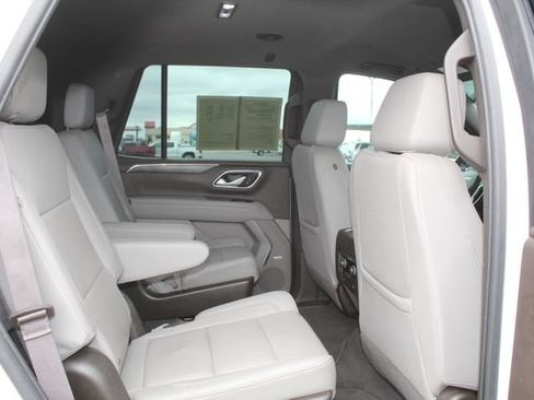 Used 2022 Chevrolet Tahoe LT w/ Luxury Package AWD/4WD image 19