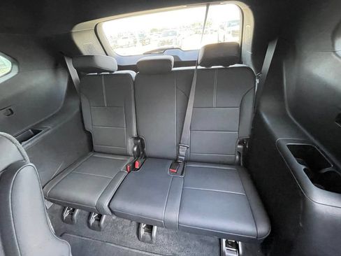 Used 2024 GMC Acadia Elevation FWD image 17
