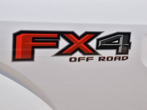 Used 2016 Ford F150 Platinum w/ Equipment Group 701A Luxury AWD/4WD image 14