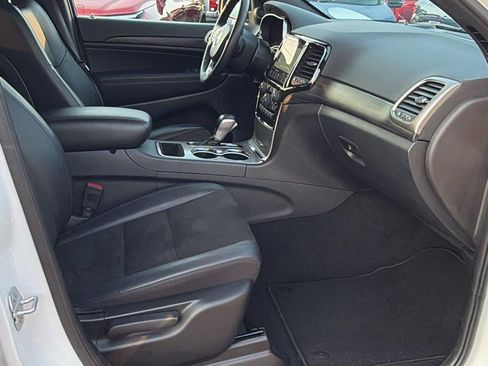 Used 2021 Jeep Grand Cherokee Laredo X RWD image 19