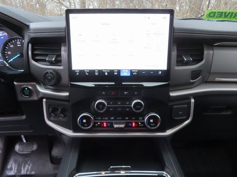 Used 2024 Ford Expedition Max XLT image 21