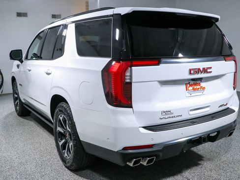 Used 2025 GMC Yukon AT4 w/ AT4 Premium Plus Package AWD/4WD image 9