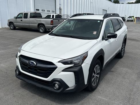 Used 2024 Subaru Outback Premium w/ Popular Package #1A AWD/4WD image 5