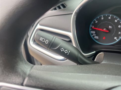 Used 2018 Chevrolet Equinox LT image 20