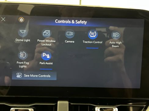Used 2025 Chevrolet Equinox LT w/ Convenience Package II AWD/4WD image 60