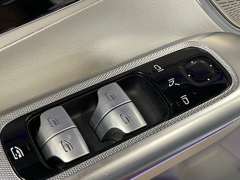 Used 2023 Mercedes-Benz EQE 500 4MATIC Sedan image 17