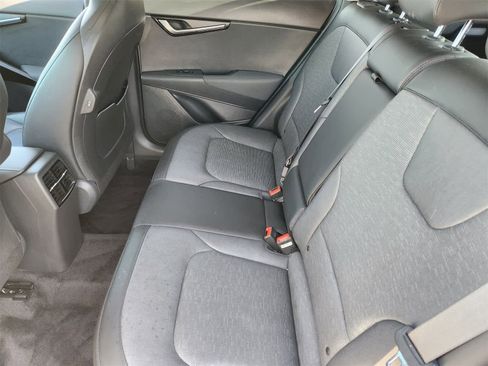 Used 2023 Kia Niro SX Touring image 25