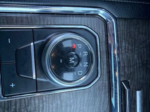 Used 2018 Ford Expedition Limited w/ Equipment Group 302A AWD/4WD image 15
