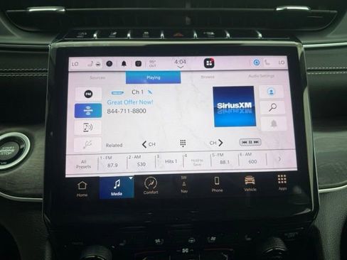 Used 2023 Jeep Grand Cherokee Limited w/ Luxury Tech Group II AWD/4WD image 10