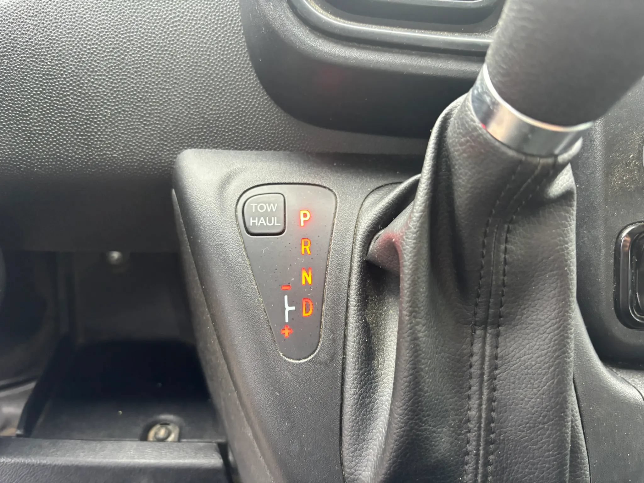 Used 2022 RAM ProMaster 2500 w/ Premium Appearance Group FWD image 22