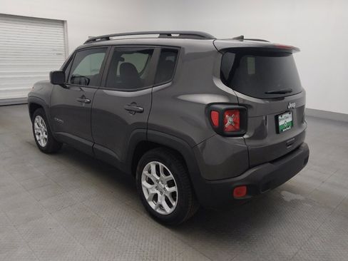 Used 2018 Jeep Renegade Latitude FWD image 5
