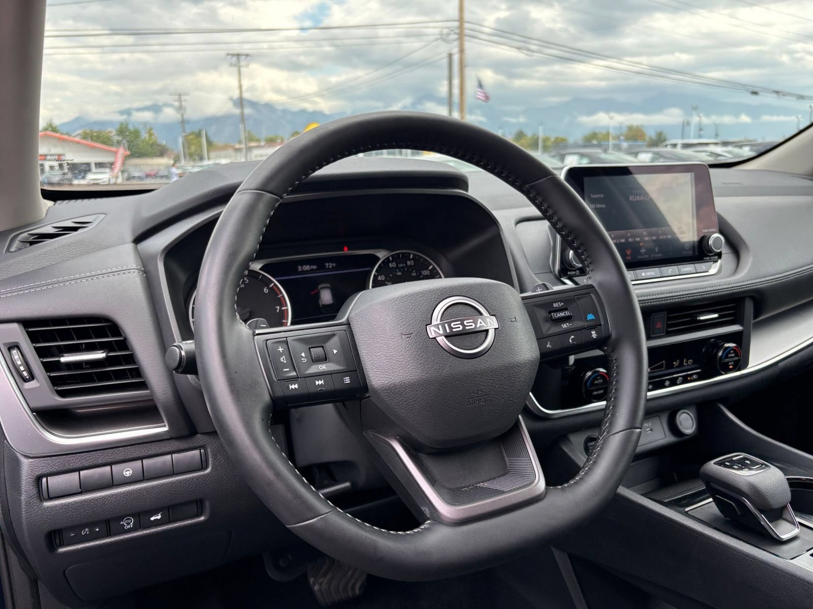Used 2026 Nissan Rogue SV AWD/4WD image 35
