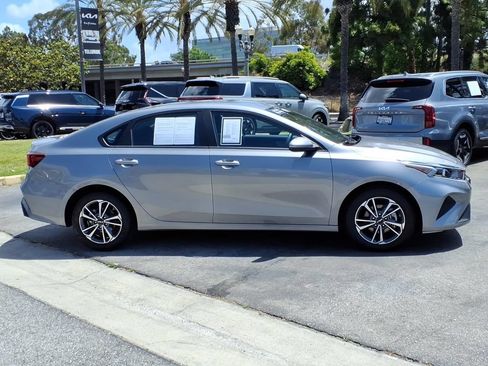 Certified 2024 Kia Forte LXS FWD image 4