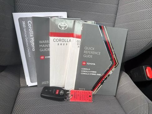 Used 2023 Toyota Corolla SE w/ Carpet Mat Package (TMS) FWD image 23
