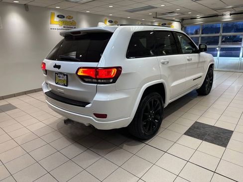 Used 2018 Jeep Grand Cherokee Altitude image 22