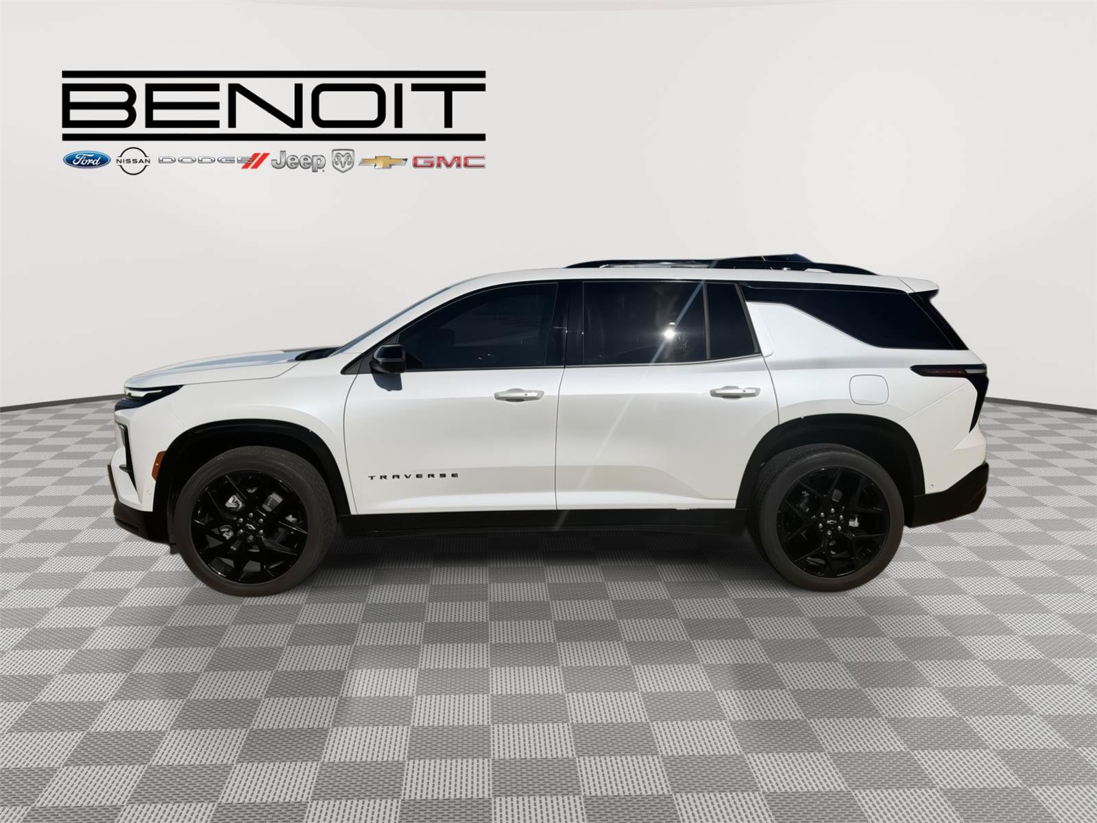 Used 2025 Chevrolet Traverse RS w/ LPO, Floor Liner Package FWD image 2