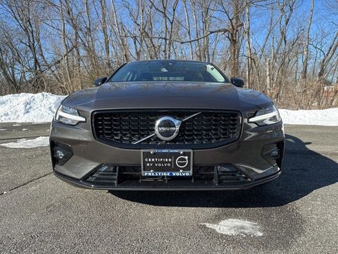 Certified 2025 Volvo S60 B5 Core image 2