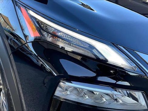 Certified 2023 Nissan Rogue SV image 26