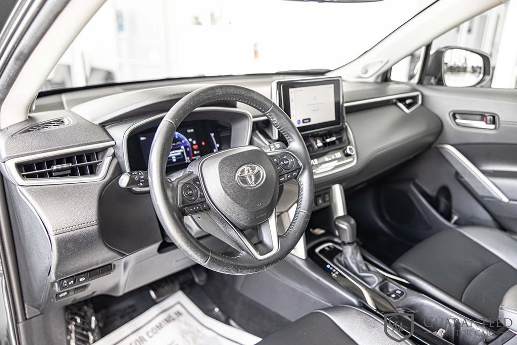 Used 2023 Toyota Corolla Cross XLE w/ Convenience Package AWD/4WD image 21