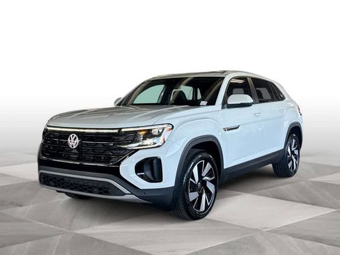 Used 2025 Volkswagen Atlas Cross Sport SE image 1