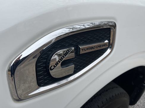 Used 2017 Nissan Titan S image 16