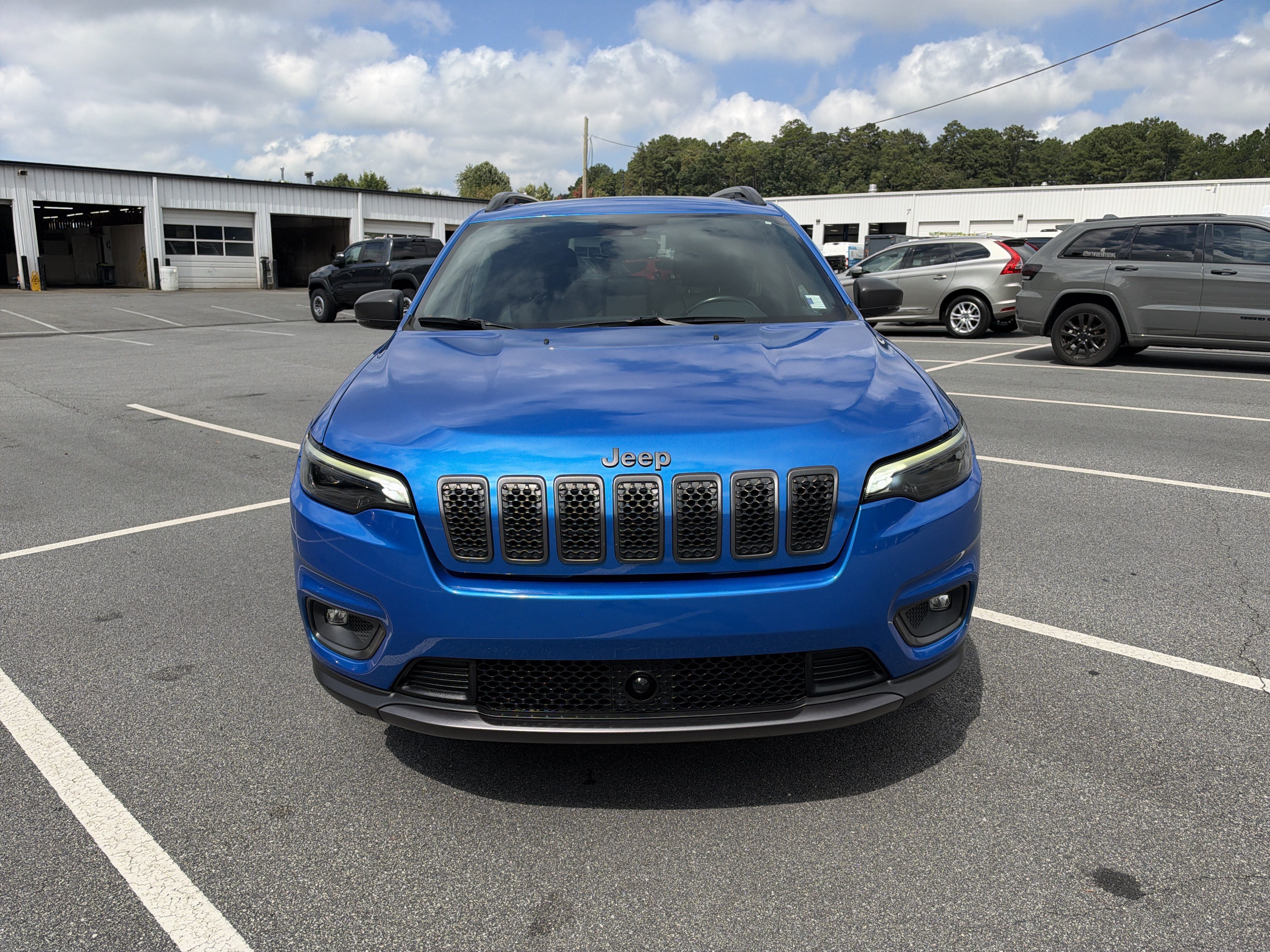 Used 2021 Jeep Cherokee Latitude Lux 80th Anniv w/ Quick Order Package 26U 80TH FWD image 2